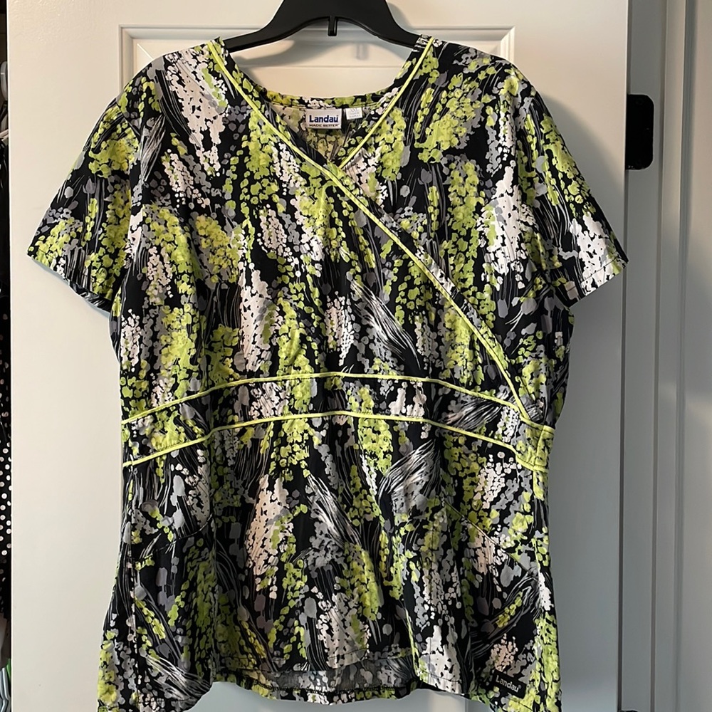 Landau Scrub Top